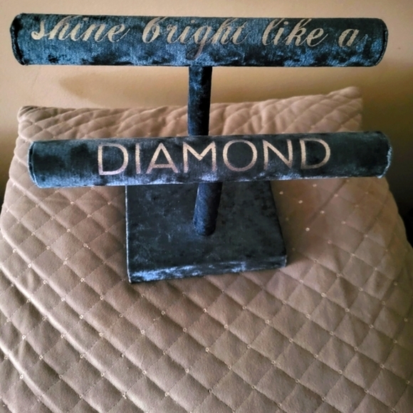 Large Sapphire Blue Jewery holder💍Shine Bright Like a Diamond💎 - Picture 2 of 4